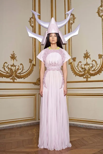 Look 7